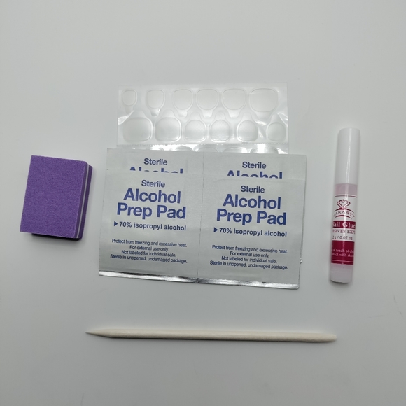 Custom Press On Nails, Frozen - Picture 5 of 5